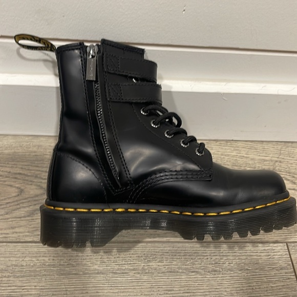 Dr Martens - Picture 3 of 3